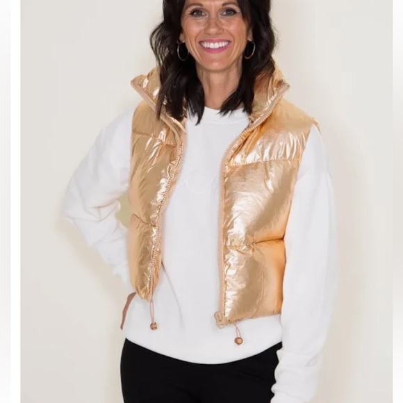 Simply Southern gold puffy‎ vest. NWT. Retail 48 - Picture 1 of 11